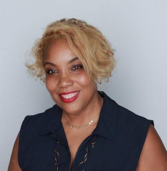 Angela Walton Headshot